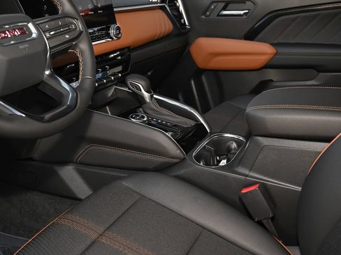 New 2026 GMC Canyon AT4 w/ Nightfall Edition AWD/4WD image 33