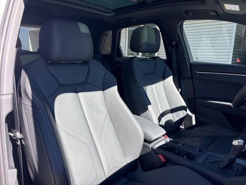 Certified 2025 Audi Q3 2.0T Premium w/ Convenience Package image 16