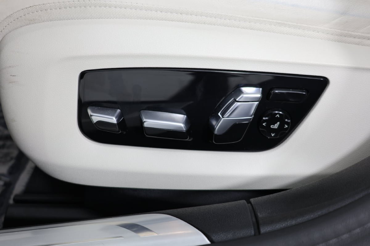 Used 2022 BMW 750i xDrive w/ Luxury Rear Seating Package AWD/4WD image 26