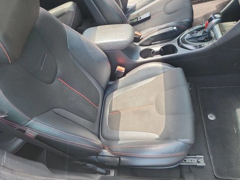 Used 2019 Hyundai Veloster 2.0 Premium image 32