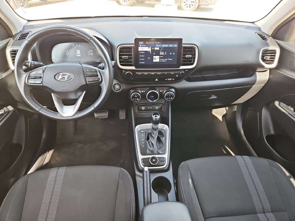 Used 2025 Hyundai Venue SEL FWD image 26