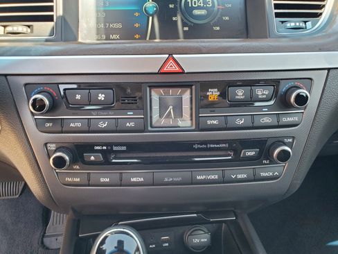 Used 2015 Hyundai Genesis 3.8 w/ Option Group 04 image 29