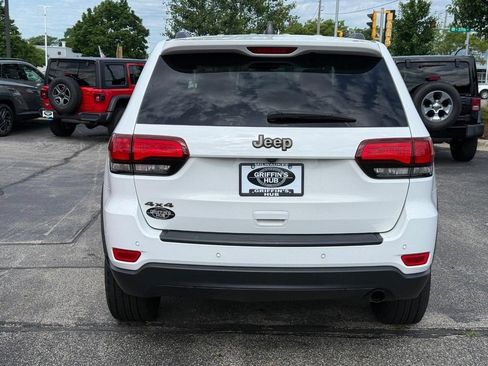 Used 2016 Jeep Grand Cherokee Laredo 75th Anniversary AWD/4WD image 4