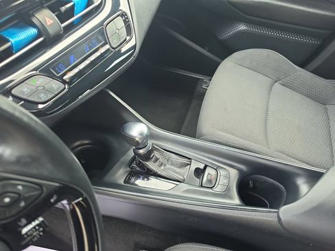 Used 2018 Toyota C-HR XLE FWD image 30