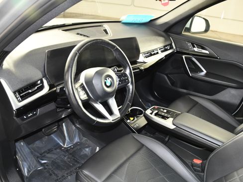 Used 2023 BMW X1 xDrive28i AWD/4WD image 2