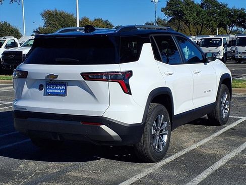 New 2026 Chevrolet Equinox LT image 4