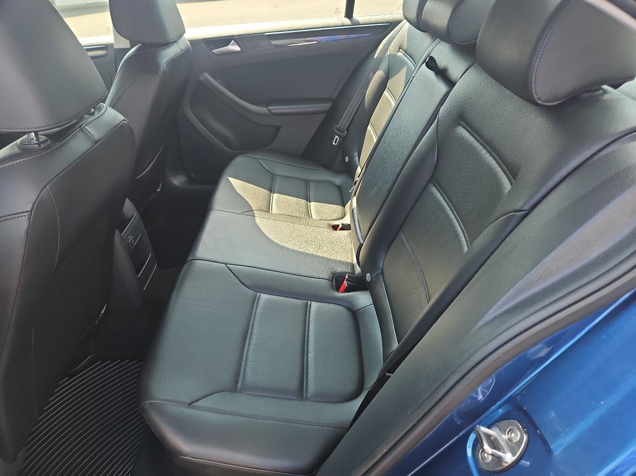 Used 2017 Volkswagen Jetta SEL FWD image 22