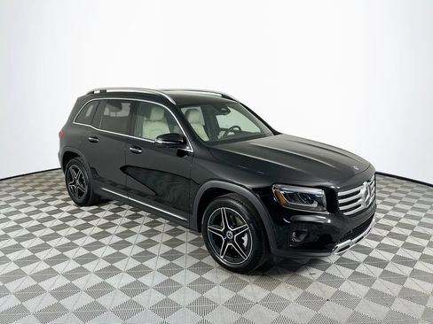 Used 2026 Mercedes-Benz GLB 250 image 1