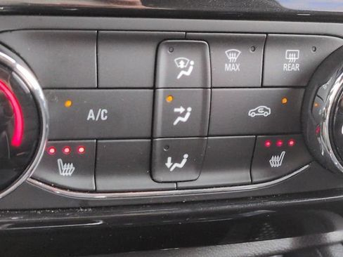 Used 2024 Chevrolet TrailBlazer RS FWD image 21