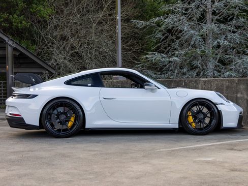 Certified 2022 Porsche 911 GT3 image 12