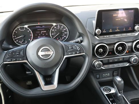 Used 2024 Nissan Sentra SV FWD image 15