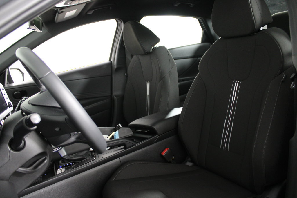 Certified 2026 Hyundai Elantra Sport FWD image 18