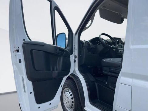 New 2026 RAM ProMaster 2500 w/ Premium Convenience Group FWD image 17