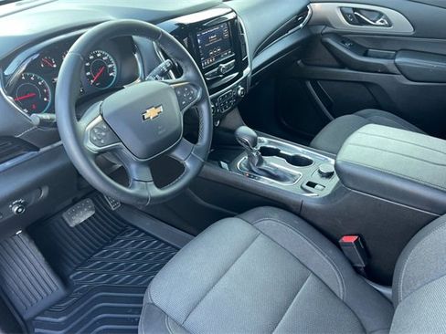 Used 2023 Chevrolet Traverse LT image 10