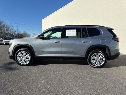 Used 2024 GMC Acadia Elevation w/ Luxury Package image 4