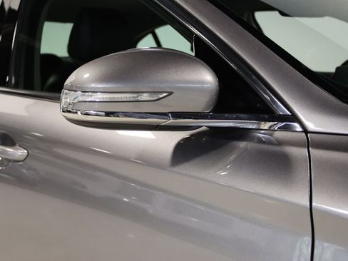 Used 2023 Genesis G70 2.0T AWD/4WD image 8