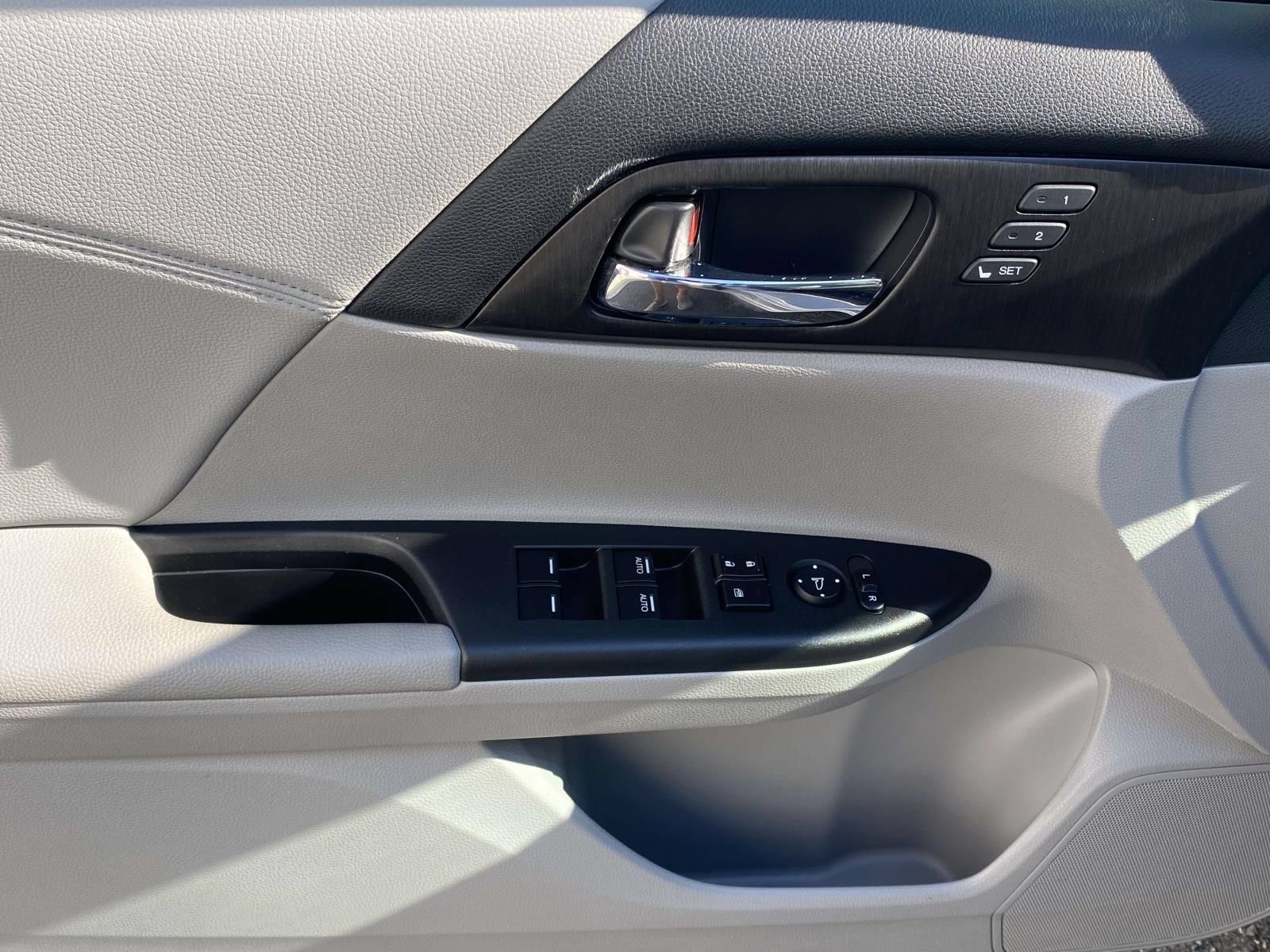 Used 2013 Honda Accord EX-L image 27