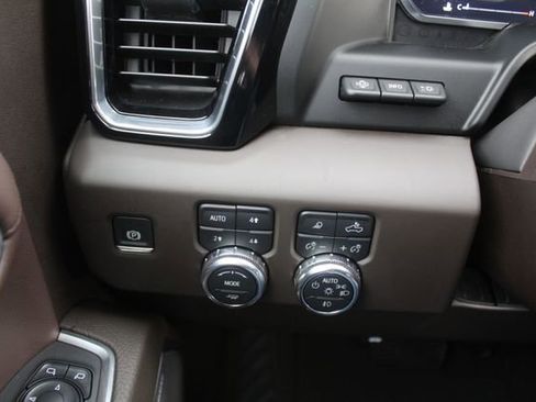 Used 2024 GMC Sierra 1500 Denali w/ Technology Package AWD/4WD image 27
