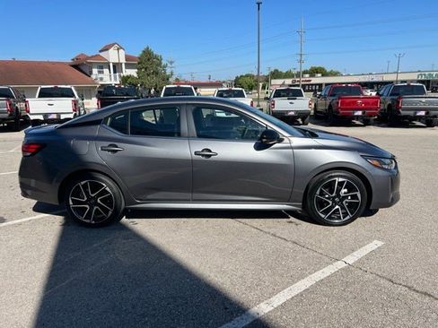 Used 2025 Nissan Sentra SR image 6