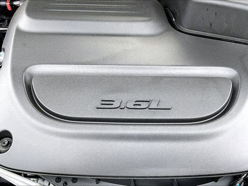 New 2026 Chrysler Pacifica Select FWD image 32