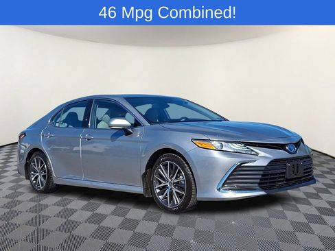 Used 2024 Toyota Camry XLE w/ Cold Weather Package FWD image 1