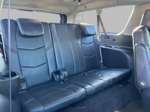 Used 2017 Cadillac Escalade ESV Luxury image 18