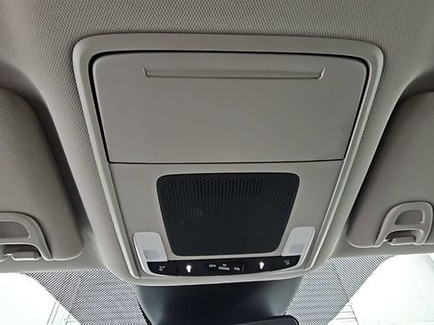 Used 2025 Honda Pilot EX-L image 24