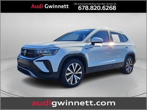 Used 2024 Volkswagen Taos SE image 1