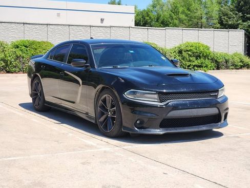 Used 2019 Dodge Charger GT w/ Performance Handling Group image 3