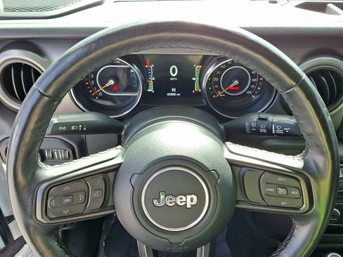 Used 2021 Jeep Wrangler Unlimited Sport image 18