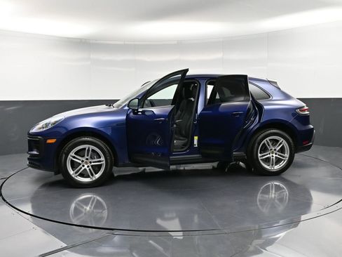 Certified 2025 Porsche Macan image 37