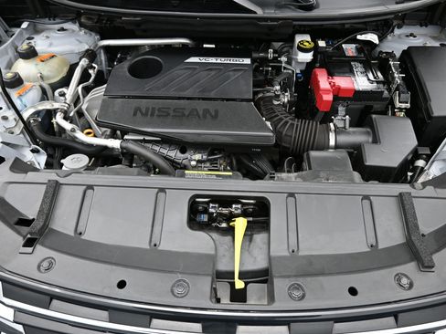Used 2025 Nissan Rogue SV FWD image 10