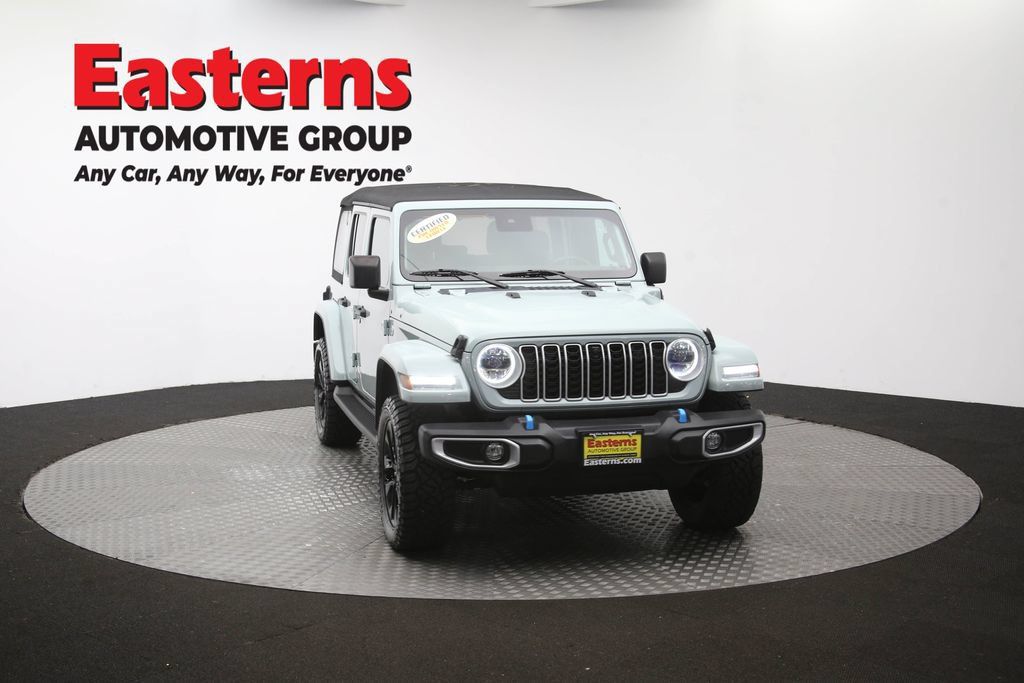 Used 2024 Jeep Wrangler Unlimited Sahara w/ Technology Group AWD/4WD image 51