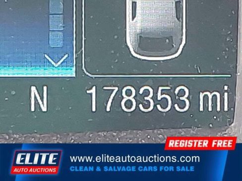 Used 2016 Ford Escape Titanium image 30