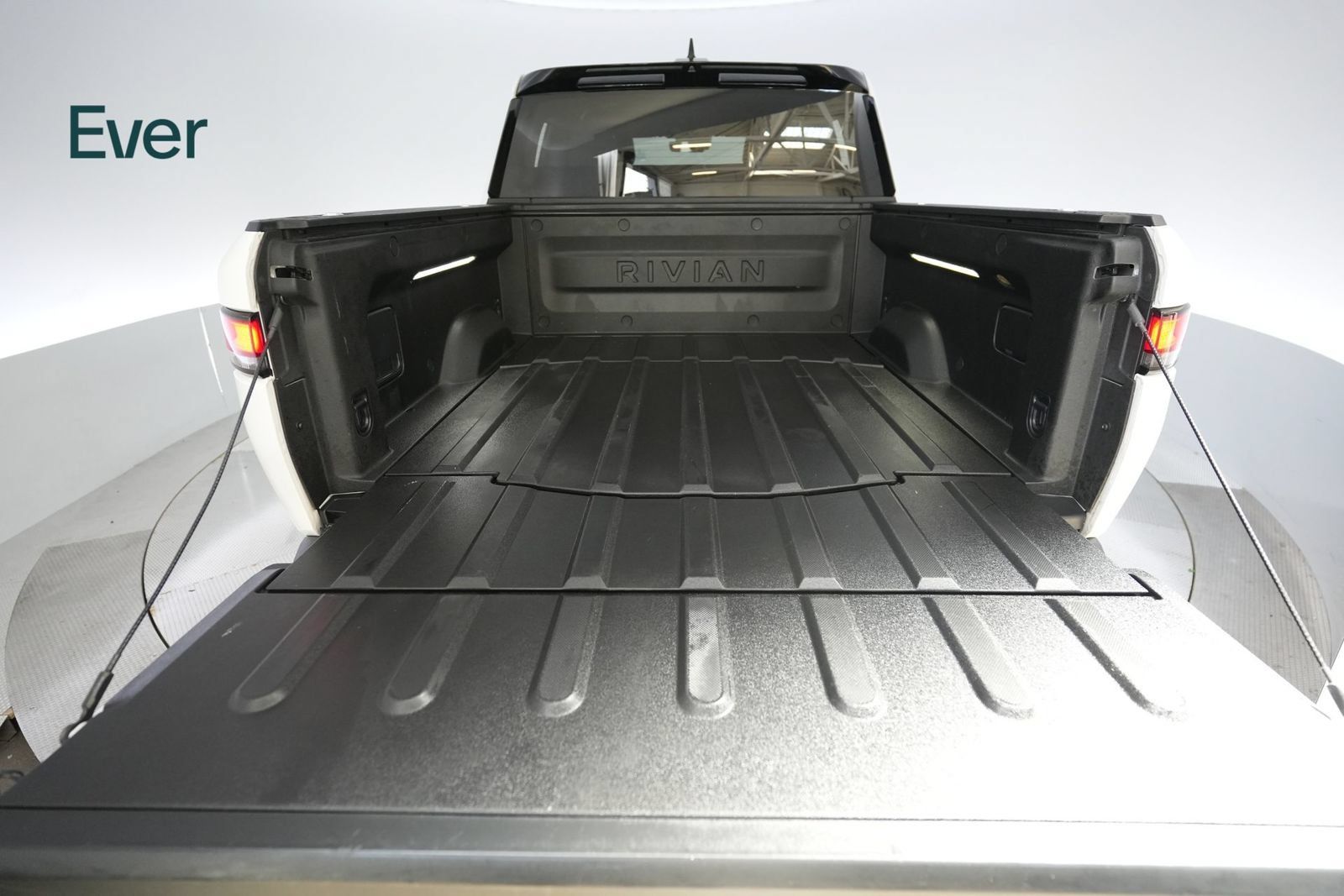 Used 2023 Rivian R1T Adventure Dual AWD/4WD image 8
