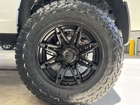 Used 2024 RAM 2500 Laramie image 16