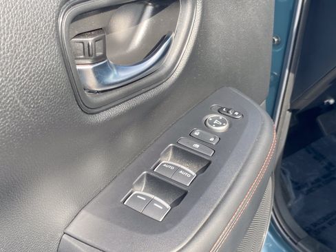 Used 2025 Honda HR-V Sport image 16