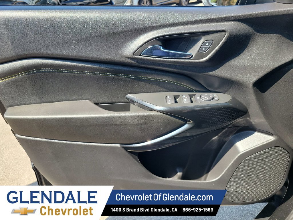 Used 2025 Chevrolet Trax LT FWD image 27