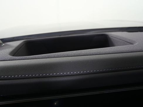 Used 2025 BMW i7 xDrive60 image 23