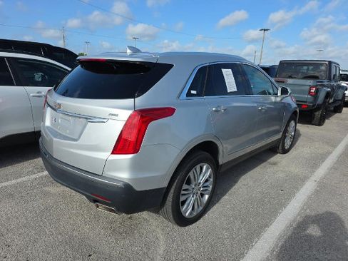 Used 2019 Cadillac XT5 Premium Luxury AWD/4WD image 2