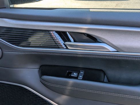 Certified 2025 Jeep Wagoneer Series III w/ Premium Group I image 36