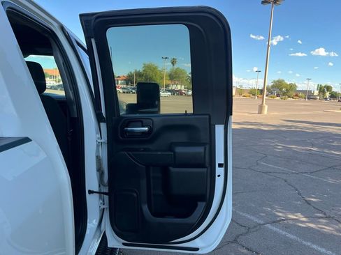 Used 2022 Chevrolet Silverado 2500 LT w/ Convenience Package image 16