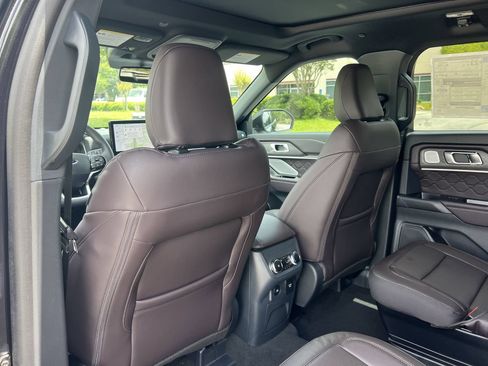 New 2026 Ford Explorer Platinum w/ LUX Leather Package AWD/4WD image 21