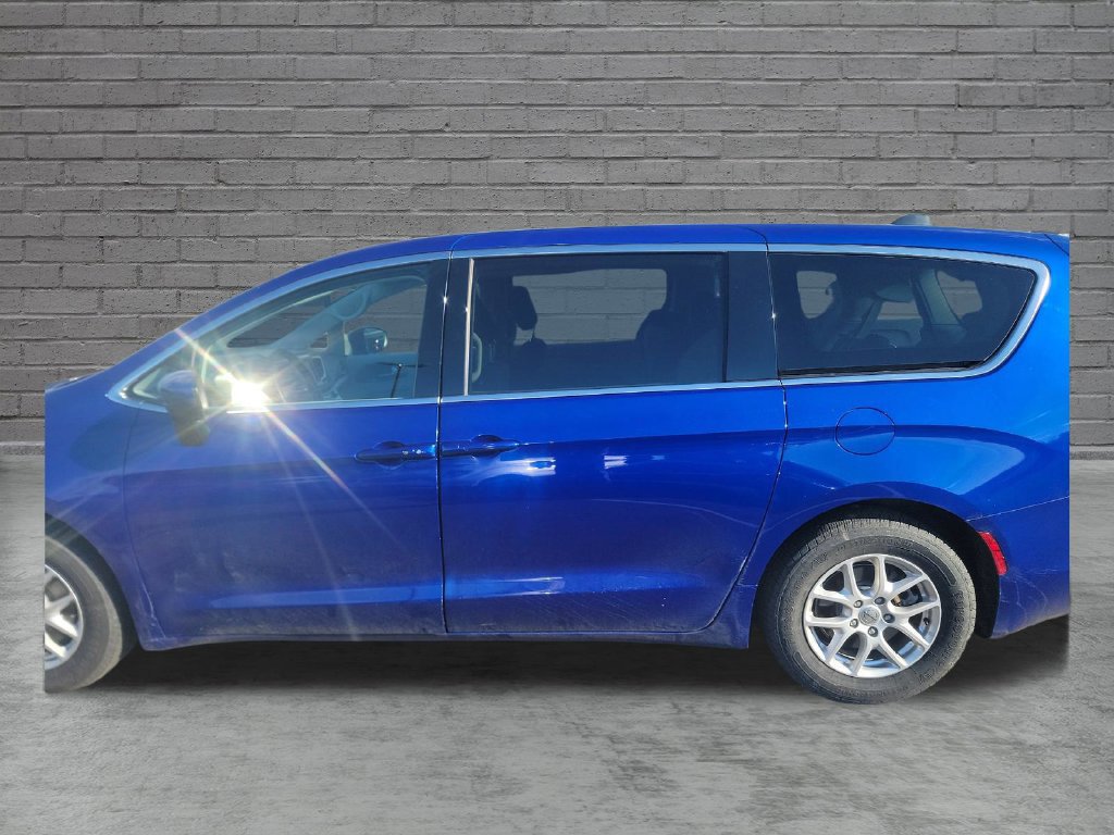 Used 2021 Chrysler Voyager LX FWD image 6