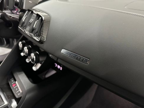 Used 2018 Audi R8 V10 w/ Premium Package image 26