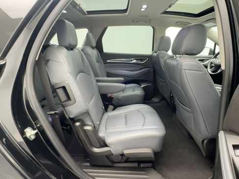 Used 2018 Buick Enclave Essence image 29