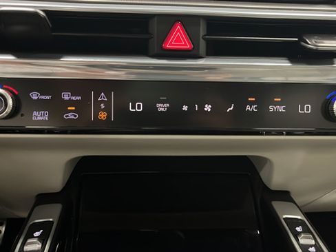 Used 2025 Kia Sorento SX Prestige AWD/4WD image 18