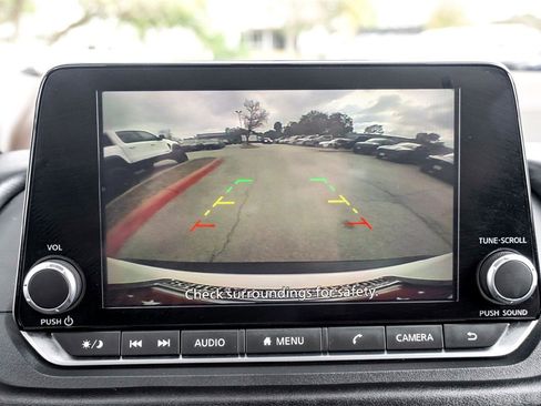 Used 2023 Nissan Rogue SV image 24