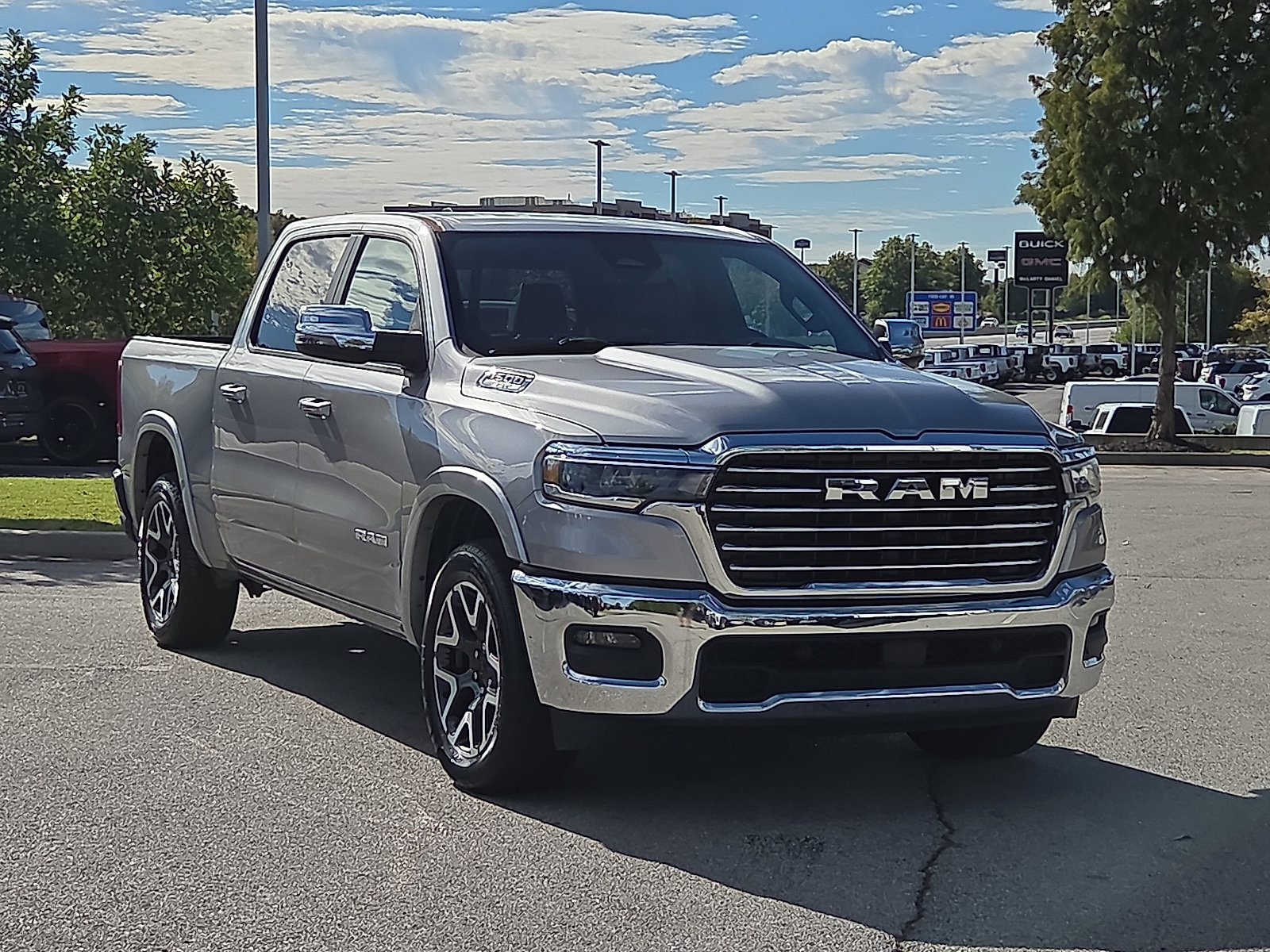 Used 2025 RAM 1500 Laramie AWD/4WD image 1
