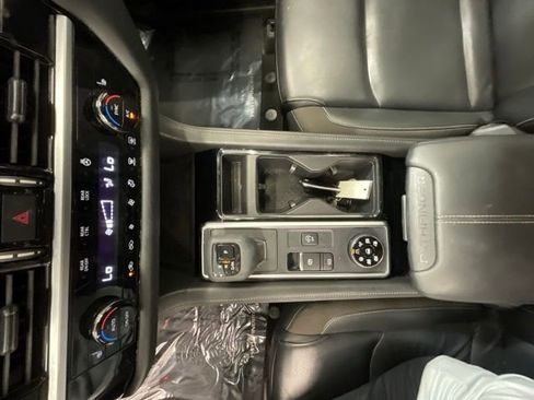 Used 2024 Nissan Pathfinder SL AWD/4WD image 21